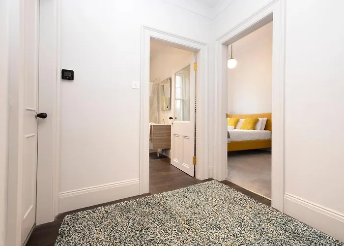 Joivy Sophisticated Near Castle Edimburgo