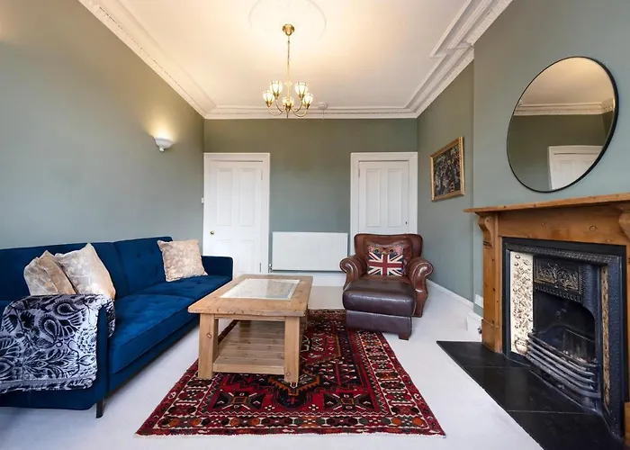 Joivy Old Town 1-bed With Stunning Views Apartment *