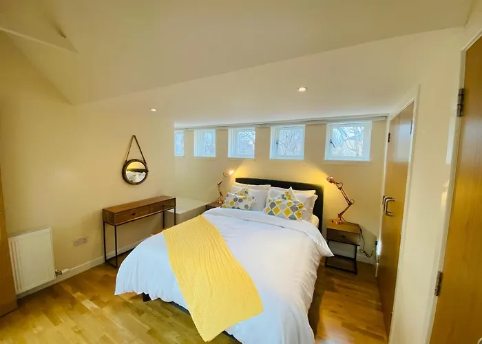 Appartement 2 Bed 2 Bath With Private Parking Edinburgh