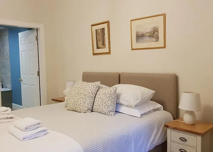 Gorgeous 3-bedroom Эдинбург