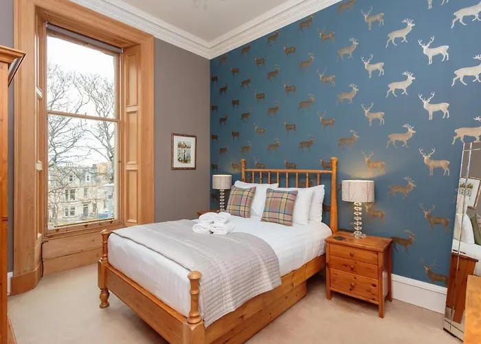 South Learmonth Gardens