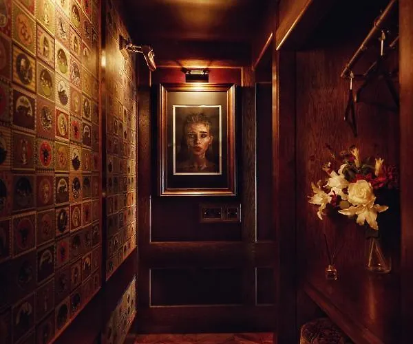 House Of Gods Royal Mile Hotell 4*