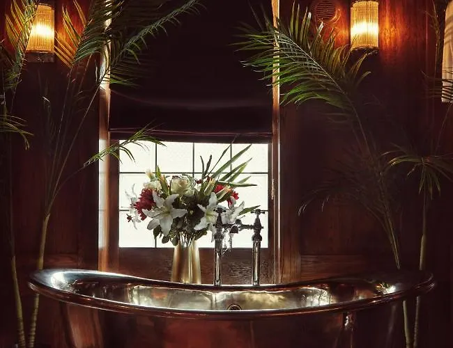 House Of Gods Royal Mile Hotell Edinburg