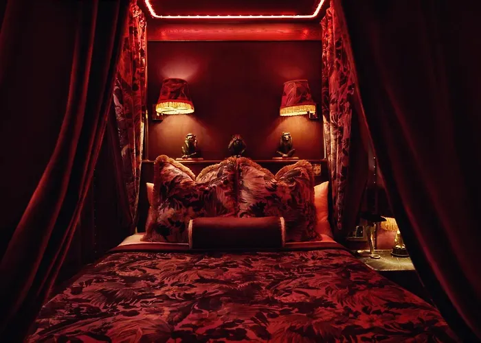 House Of Gods Royal Mile Hotell 4*
