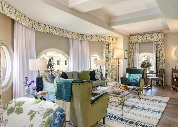 酒店 罗科·福尔蒂巴尔莫勒尔酒店