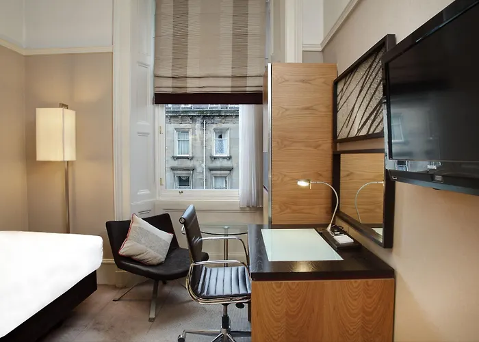 Grosvenor Hotel 4*