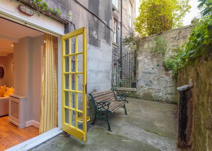 דירה Beautiful Hideout In Center Of *