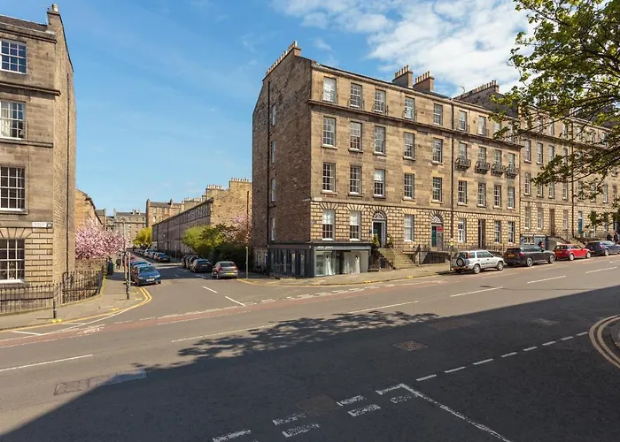 Beautiful Hideout In Center Of דירה אדינבורו