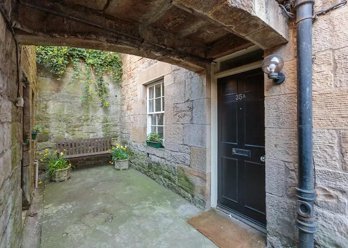 Beautiful Hideout In Center Of