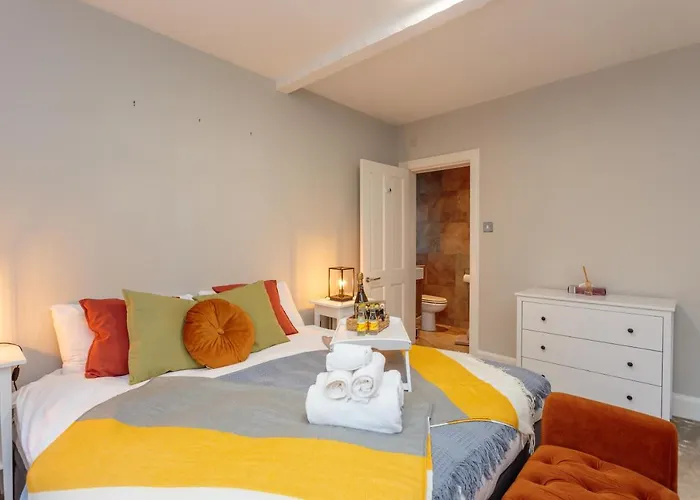 Beautiful Hideout In Center Of *