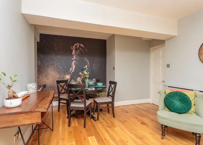 דירה Beautiful Hideout In Center Of *