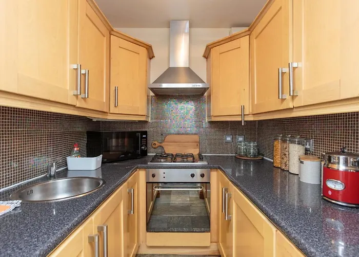 Beautiful Hideout In Center Of דירה *