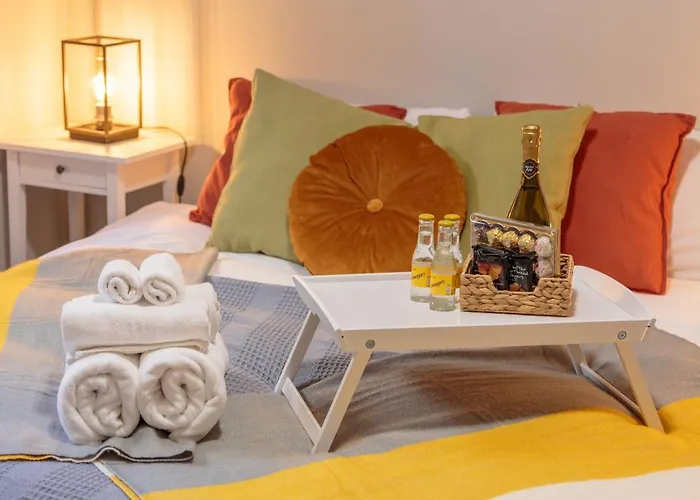 Beautiful Hideout In Center Of *