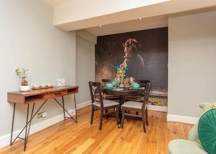 דירה Beautiful Hideout In Center Of *