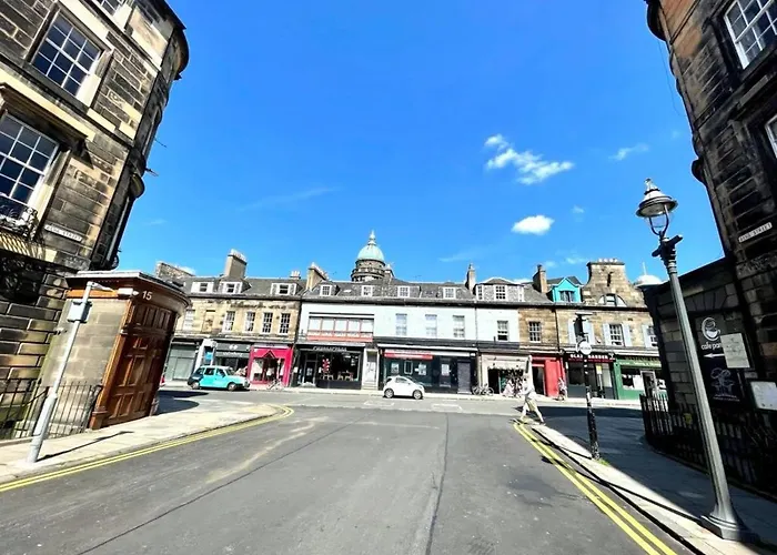 Modern & Spacious 1 Bed Apt, West End