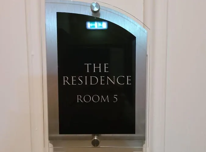 The - No 8 * Edinburgh