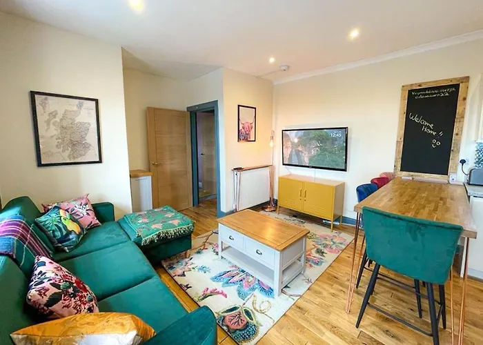 Lively & Energetic 2br On The Royal Mile *