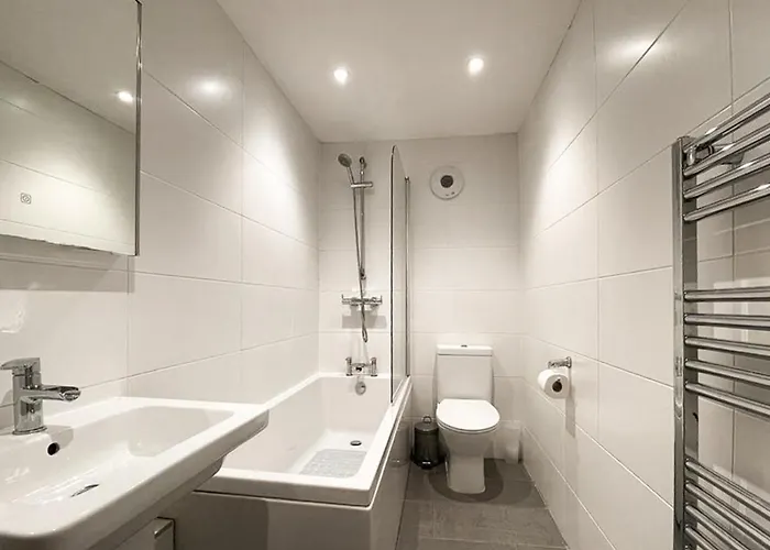 Lively & Energetic 2br On The Royal Mile Edinburgh
