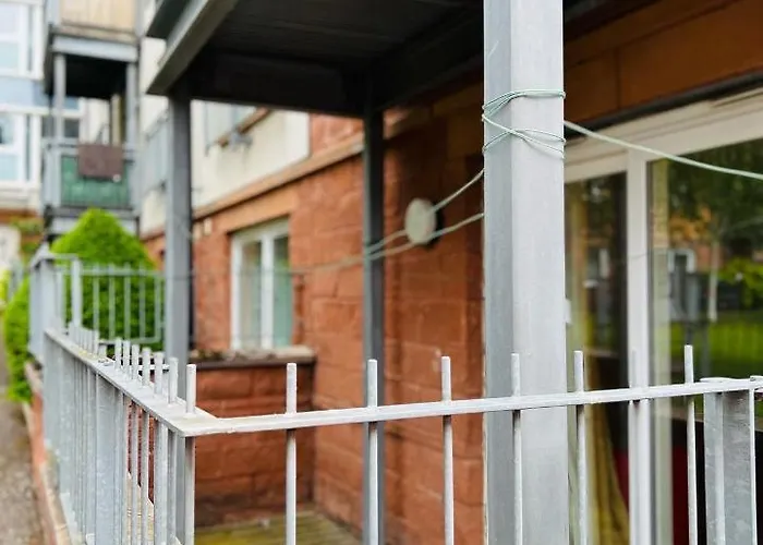 Modern 2bed 2bath Ground Floor *