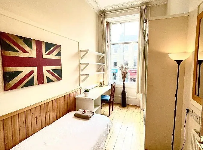 Central - Large Groups Apartment *