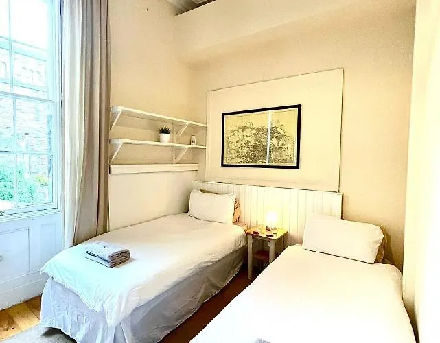 Central - Large Groups Apartment