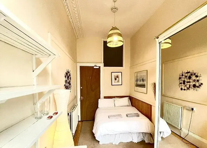 Central - Large Groups * Edinburgh