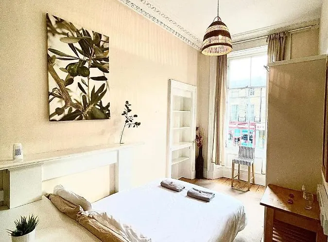 Central - Large Groups Apartment