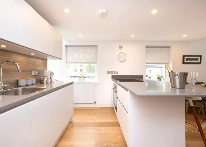 Lejlighed Modern 3-storey 3-bedroom