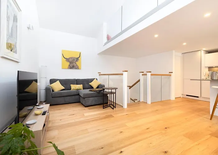 Lejlighed Modern 3-storey 3-bedroom *