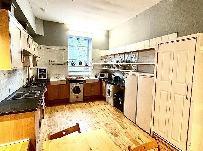 Apartment Central - Large Groups *