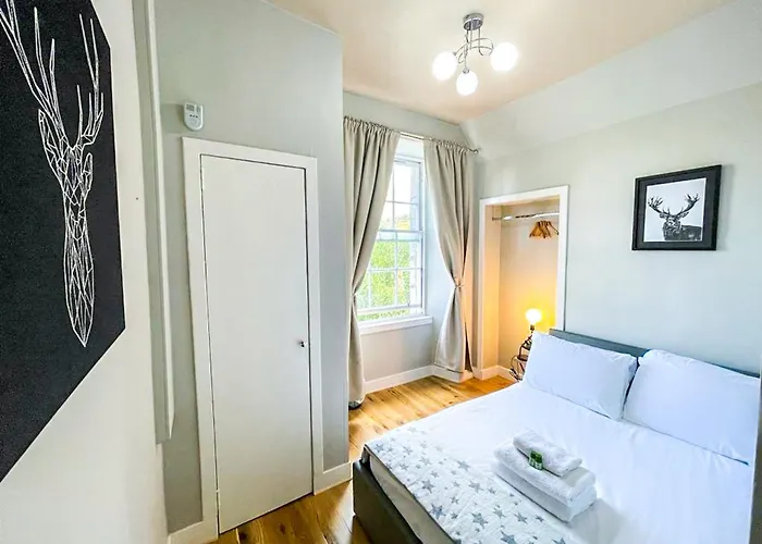 Charming 3 Bed In Old Town *