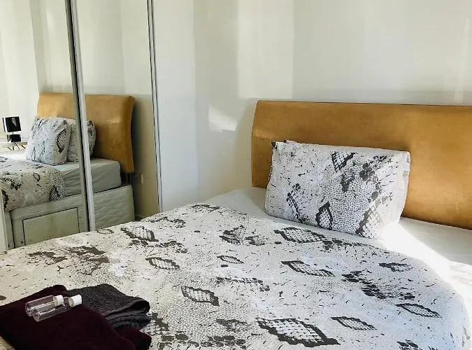 Fabulous 1bed 1bath Ground Floor Shared ,only Double Appartement Edinburgh