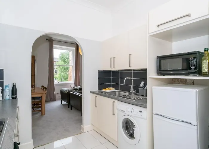 Pass The Keys Renovated 2bed Flat In Quiet Area Near The Meadows Apartment *