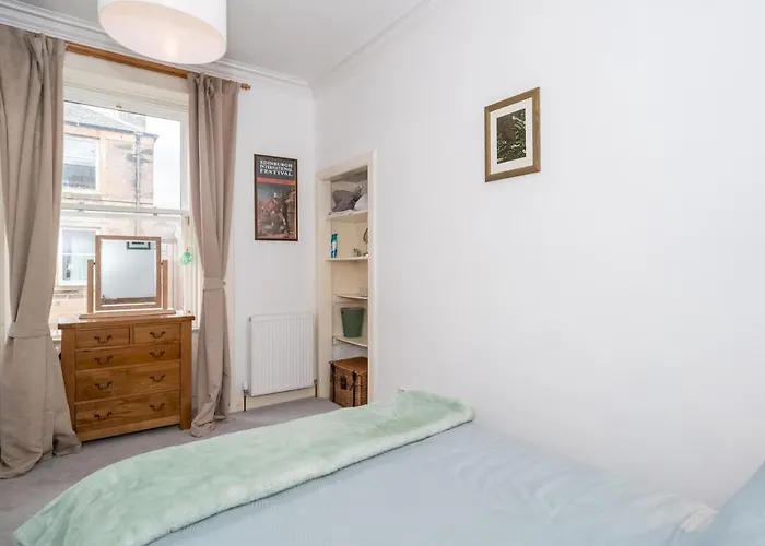 Pass The Keys Renovated 2bed Flat In Quiet Area Near The Meadows Apartment *