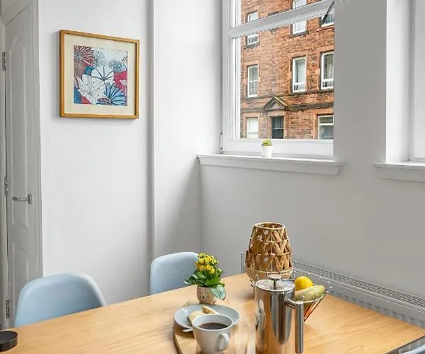 Cozy With Character Lovely Apartment Edinburgh