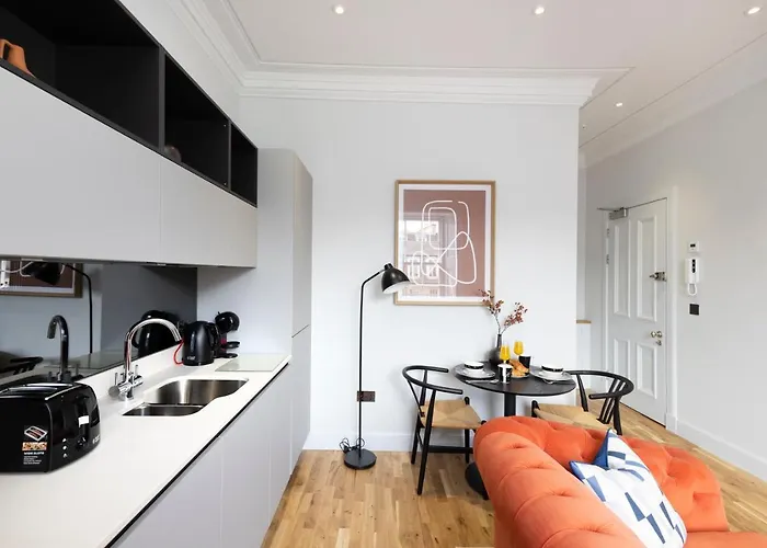 Dragon Luxury Serviced At Alva Street