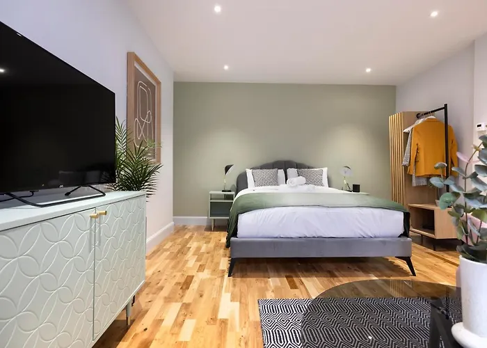 Dragon Luxury Serviced At Alva Street *