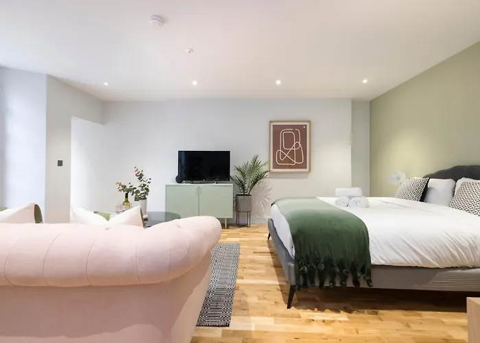 Dragon Luxury Serviced At Alva Street