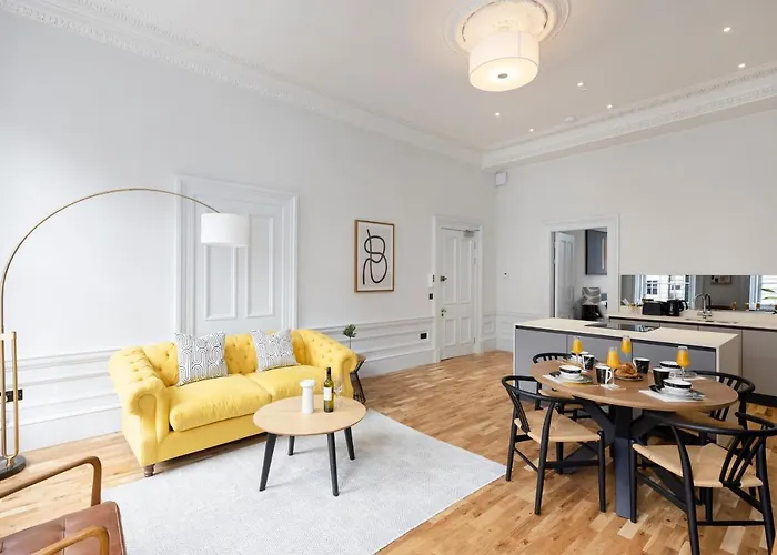 Dragon Luxury Serviced At Alva Street * Edinburgh