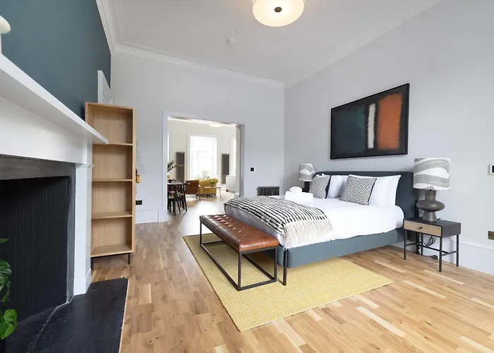 Dragon Luxury Serviced At Alva Street Edinburgh