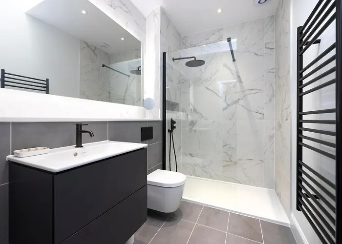 Dragon Luxury Serviced At Alva Street * Edinburgh