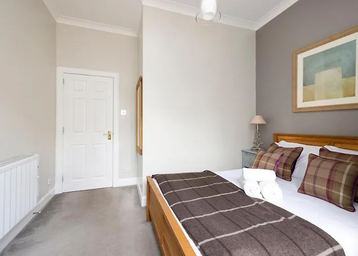 Apartment Altido West Nicolson Street Edinburgh