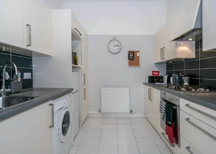 Pass The Keys Renovated 2bed Flat In Quiet Area Near The Meadows Edinburgh