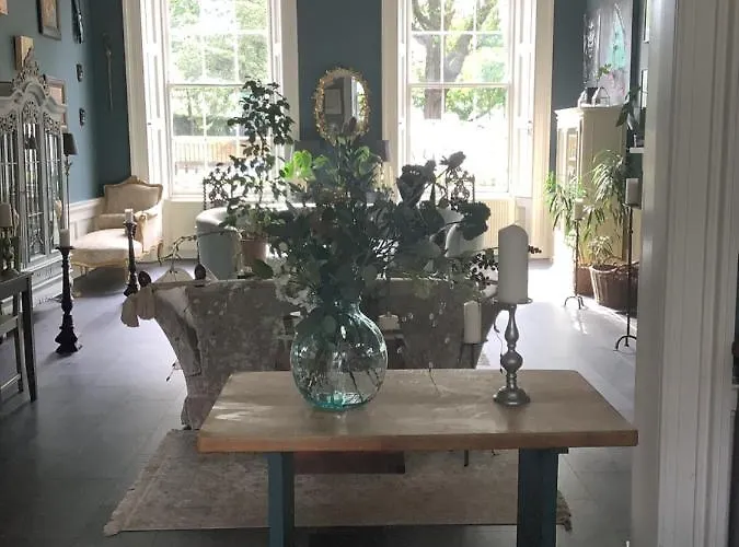 게스트하우스 A In The - West 4*