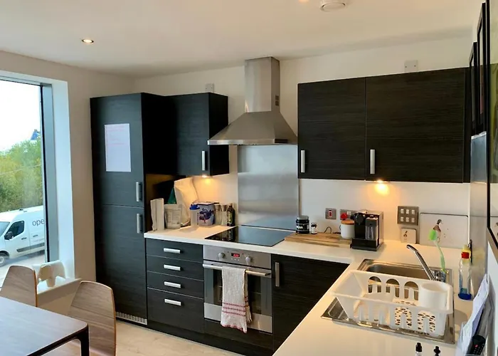 Beautiful Modern Sea-side In The * Edinburgh