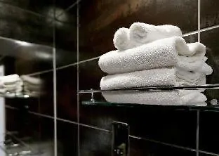 Nira Caledonia Hotel