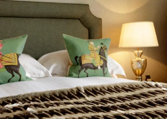 Nira Caledonia Hotel