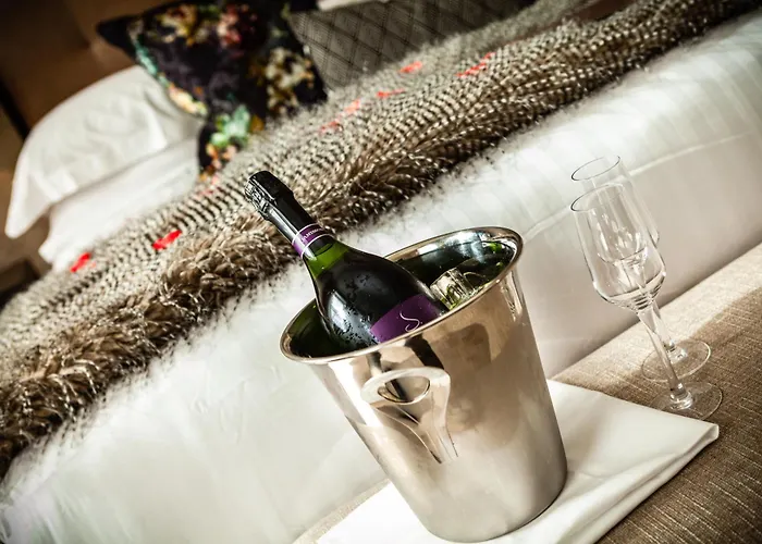 Nira Caledonia 4* Edinburgh