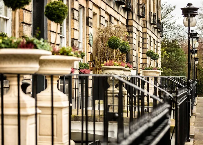 Nira Caledonia Hotel