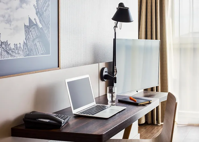 Apartahotel Adagio Royal Mile 4*